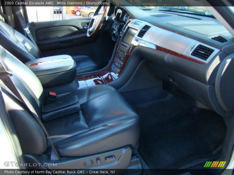 White Diamond / Ebony/Ebony 2009 Cadillac Escalade AWD