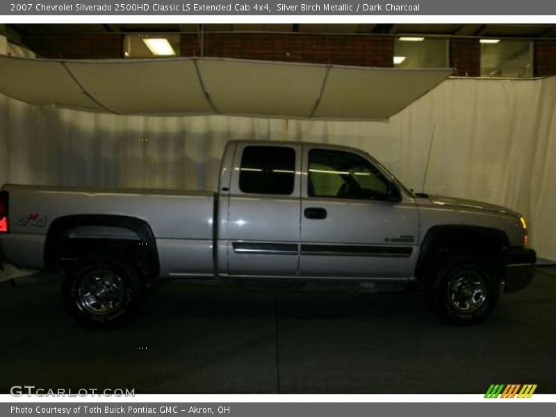 Silver Birch Metallic / Dark Charcoal 2007 Chevrolet Silverado 2500HD Classic LS Extended Cab 4x4