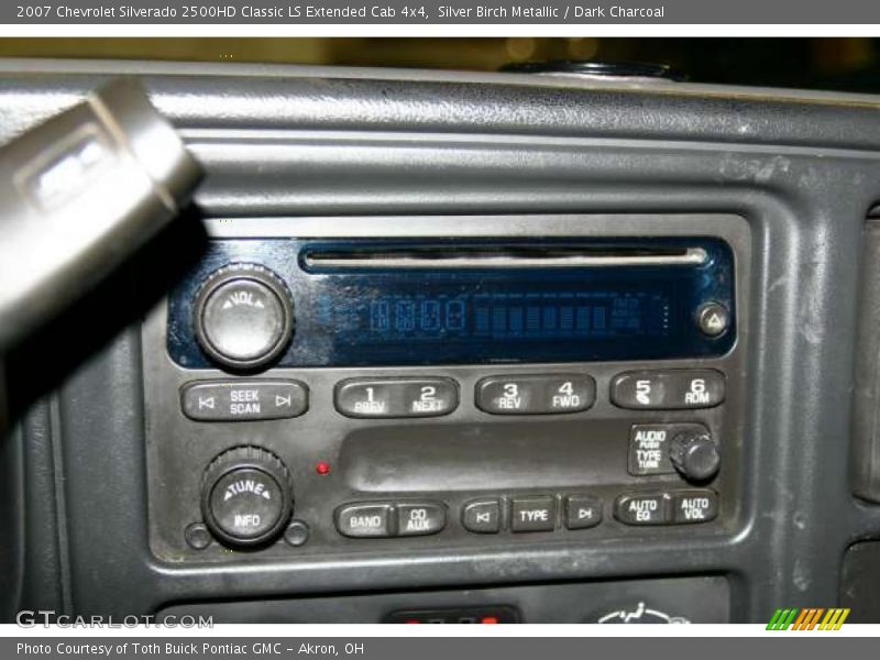 Silver Birch Metallic / Dark Charcoal 2007 Chevrolet Silverado 2500HD Classic LS Extended Cab 4x4