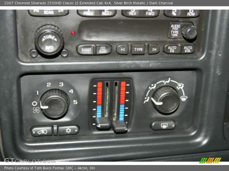 Silver Birch Metallic / Dark Charcoal 2007 Chevrolet Silverado 2500HD Classic LS Extended Cab 4x4