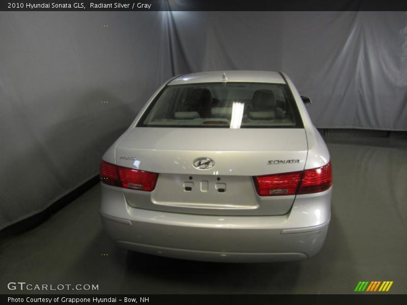 Radiant Silver / Gray 2010 Hyundai Sonata GLS
