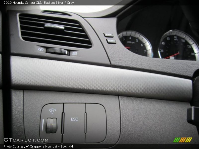Radiant Silver / Gray 2010 Hyundai Sonata GLS