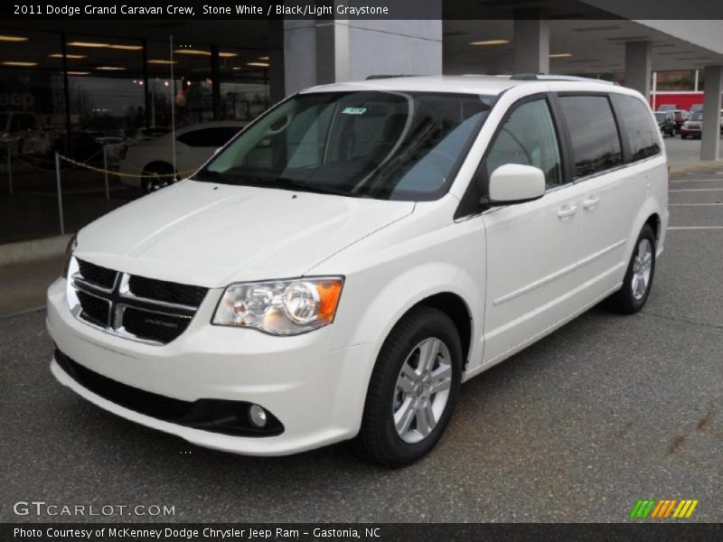 Front 3/4 View of 2011 Grand Caravan Crew