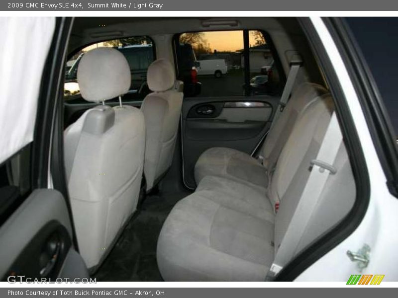 Summit White / Light Gray 2009 GMC Envoy SLE 4x4