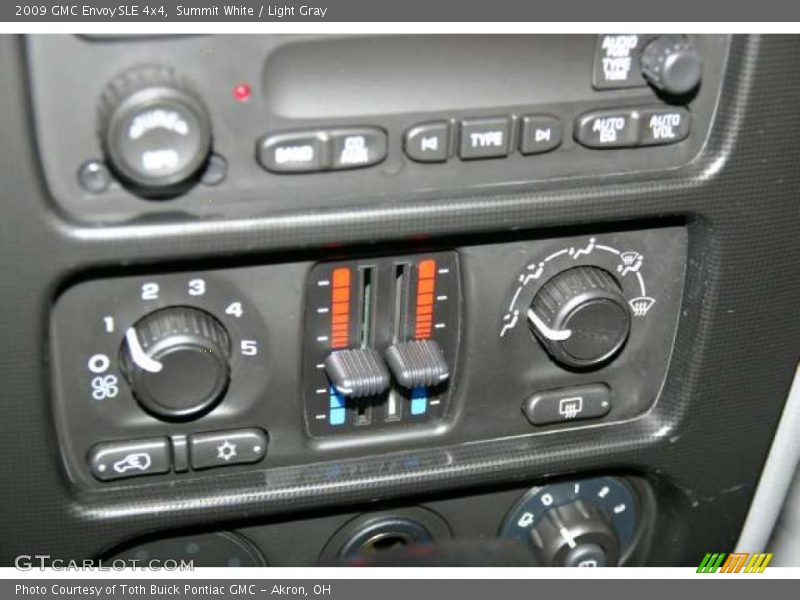 Summit White / Light Gray 2009 GMC Envoy SLE 4x4