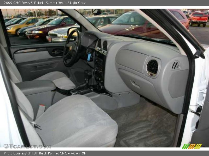 Summit White / Light Gray 2009 GMC Envoy SLE 4x4