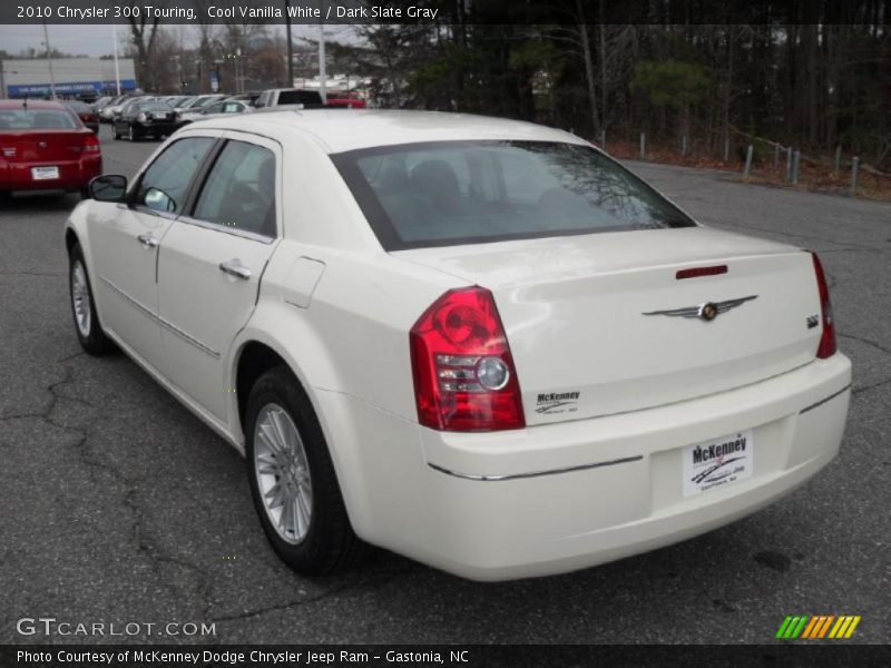 Cool Vanilla White / Dark Slate Gray 2010 Chrysler 300 Touring