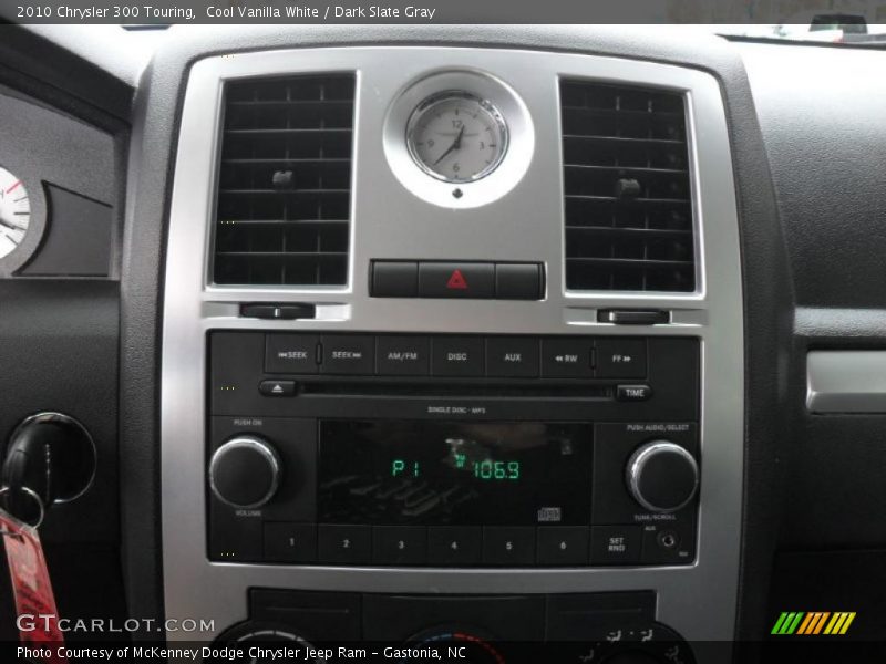 Cool Vanilla White / Dark Slate Gray 2010 Chrysler 300 Touring