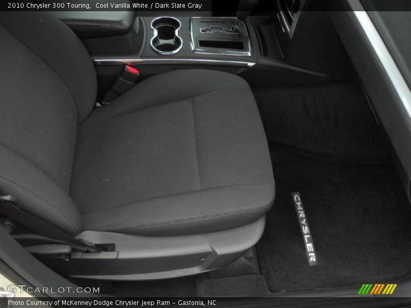 Cool Vanilla White / Dark Slate Gray 2010 Chrysler 300 Touring
