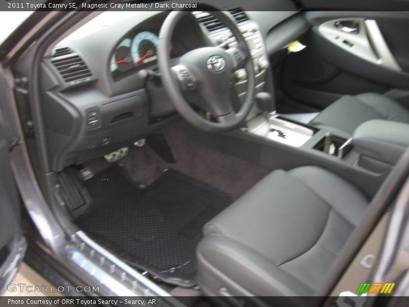 Magnetic Gray Metallic / Dark Charcoal 2011 Toyota Camry SE