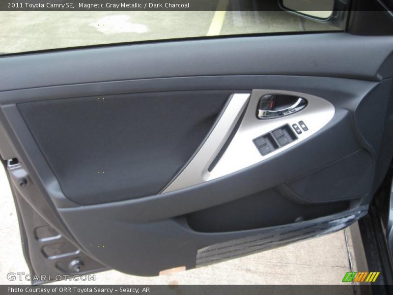 Magnetic Gray Metallic / Dark Charcoal 2011 Toyota Camry SE