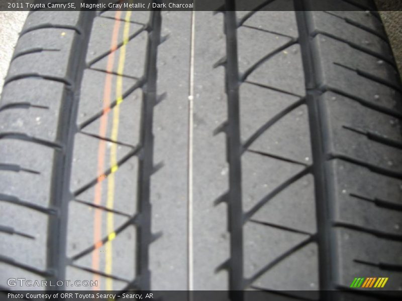 Magnetic Gray Metallic / Dark Charcoal 2011 Toyota Camry SE