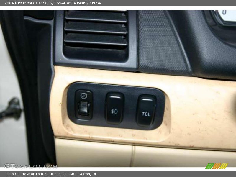Dover White Pearl / Creme 2004 Mitsubishi Galant GTS