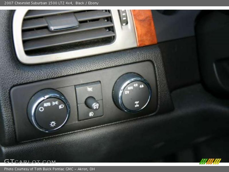 Black / Ebony 2007 Chevrolet Suburban 1500 LTZ 4x4