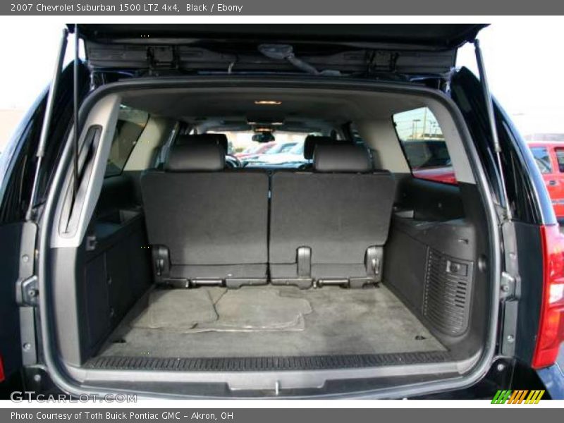 2007 Suburban 1500 LTZ 4x4 Trunk