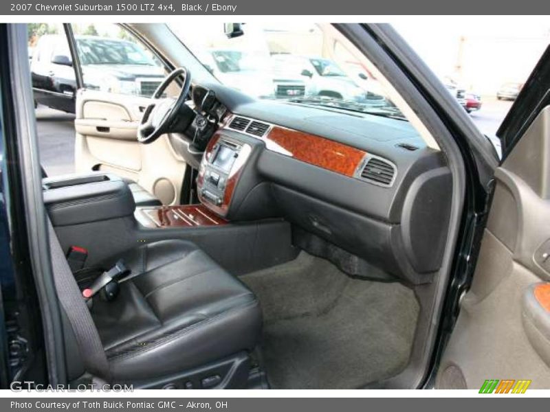 Black / Ebony 2007 Chevrolet Suburban 1500 LTZ 4x4