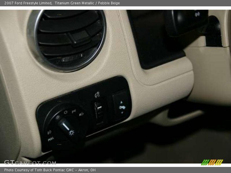 Titanium Green Metallic / Pebble Beige 2007 Ford Freestyle Limited