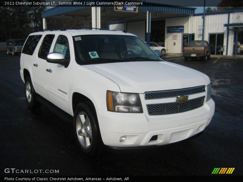 Front 3/4 View of 2011 Suburban LT