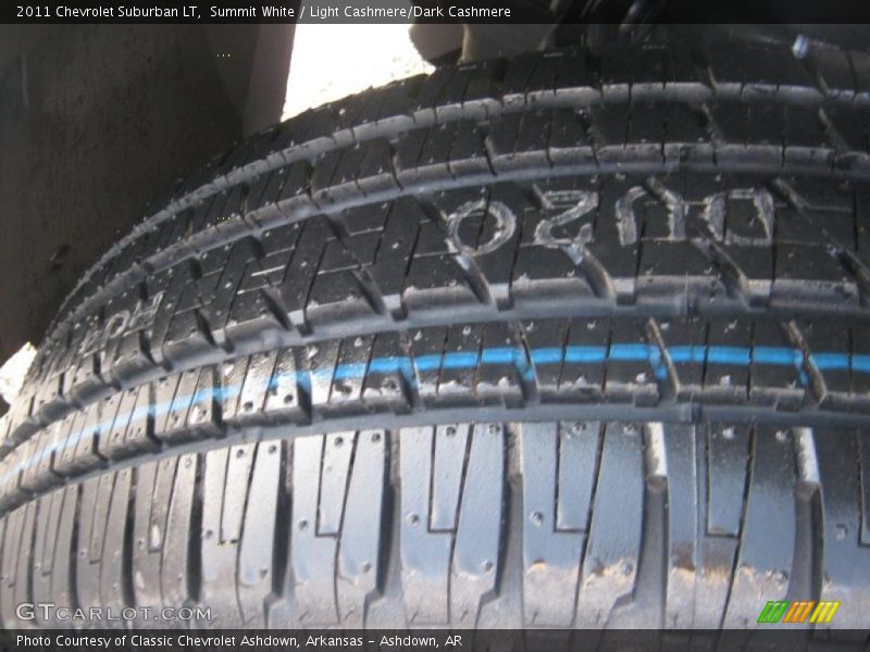 Summit White / Light Cashmere/Dark Cashmere 2011 Chevrolet Suburban LT