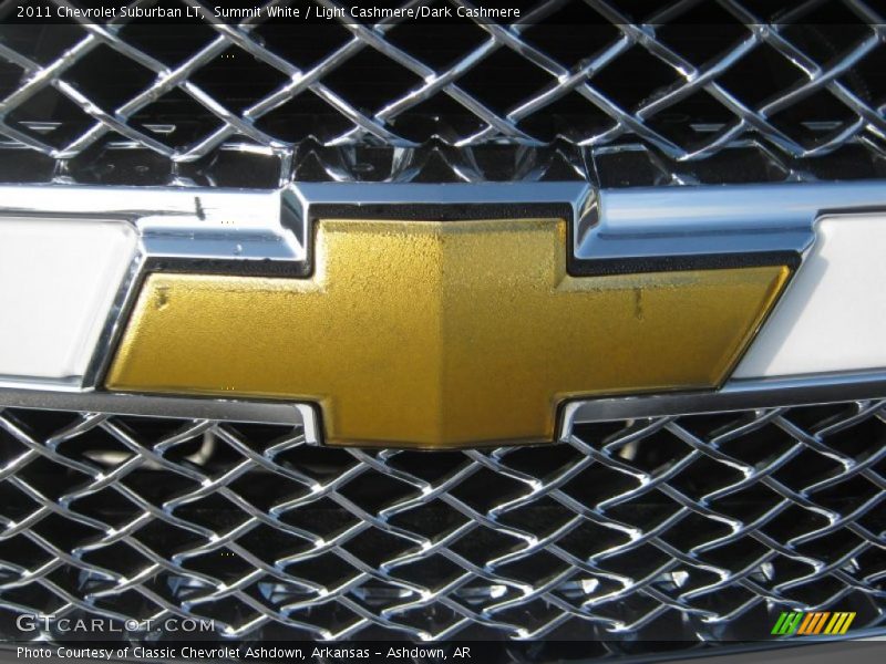 Summit White / Light Cashmere/Dark Cashmere 2011 Chevrolet Suburban LT