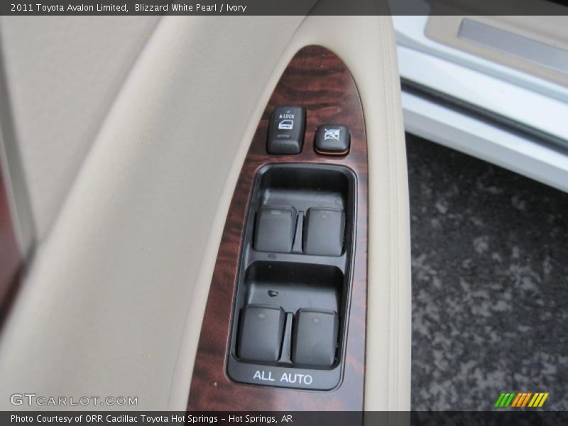 Blizzard White Pearl / Ivory 2011 Toyota Avalon Limited
