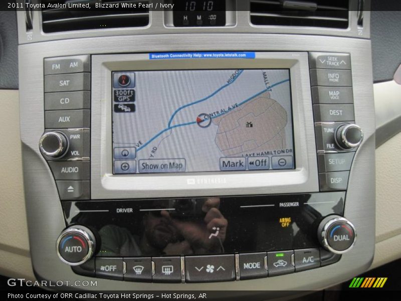 Blizzard White Pearl / Ivory 2011 Toyota Avalon Limited