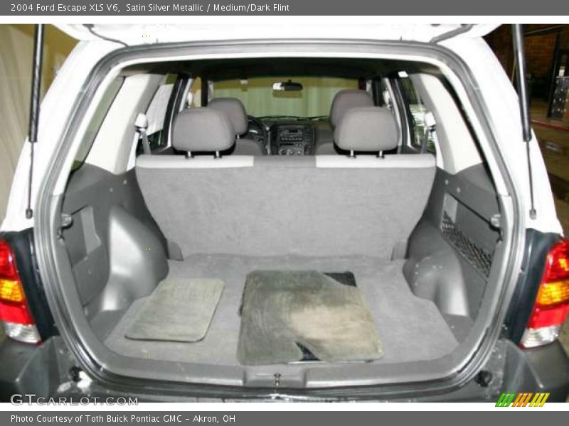  2004 Escape XLS V6 Trunk