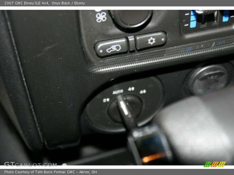 Onyx Black / Ebony 2007 GMC Envoy SLE 4x4