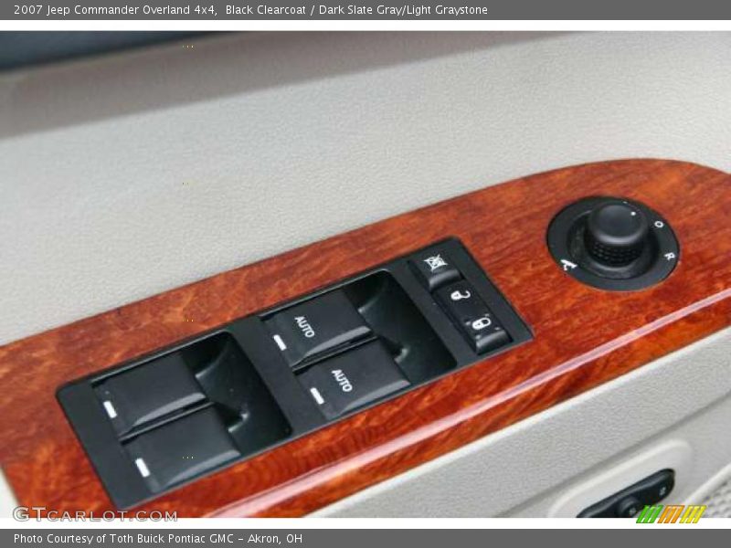 Black Clearcoat / Dark Slate Gray/Light Graystone 2007 Jeep Commander Overland 4x4