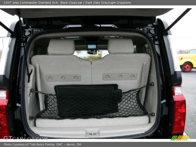  2007 Commander Overland 4x4 Trunk