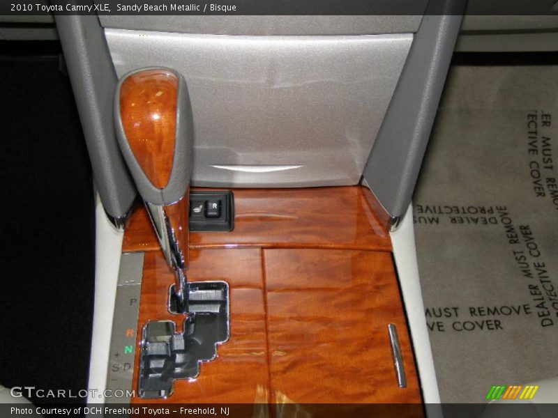 Sandy Beach Metallic / Bisque 2010 Toyota Camry XLE