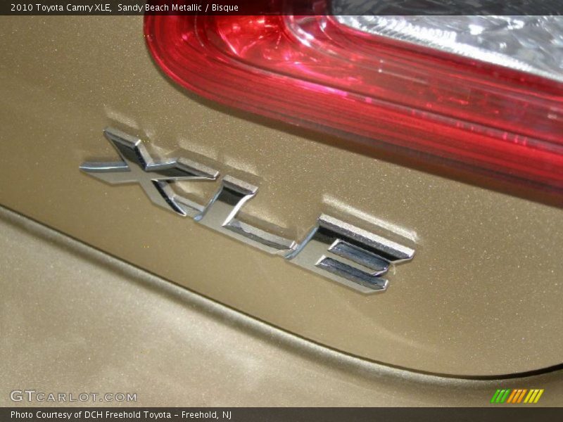 Sandy Beach Metallic / Bisque 2010 Toyota Camry XLE
