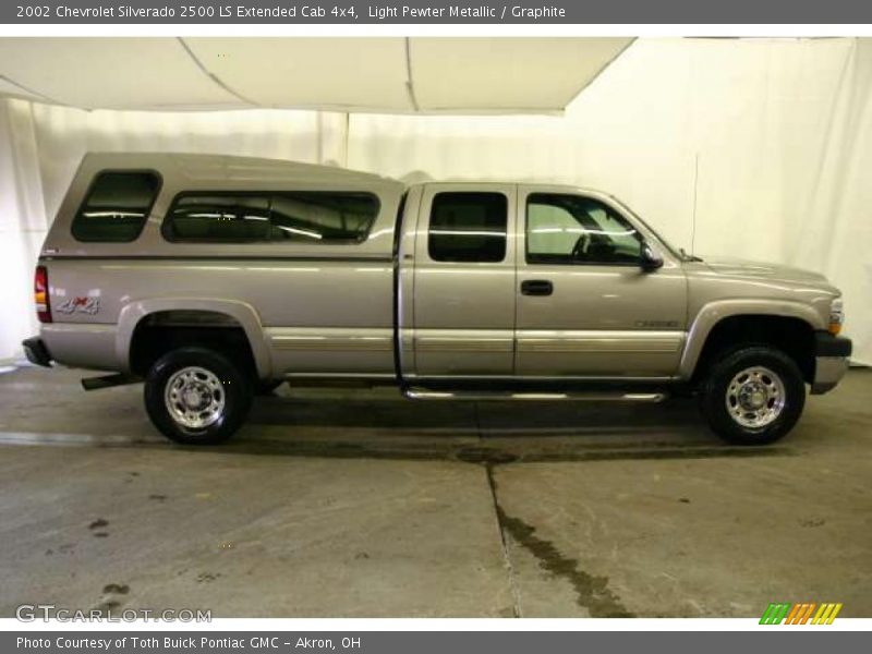 Light Pewter Metallic / Graphite 2002 Chevrolet Silverado 2500 LS Extended Cab 4x4