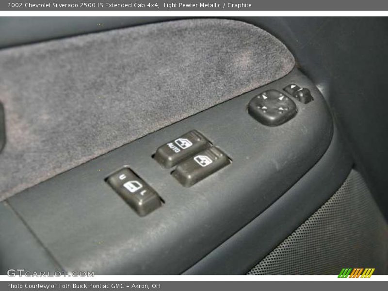 Light Pewter Metallic / Graphite 2002 Chevrolet Silverado 2500 LS Extended Cab 4x4