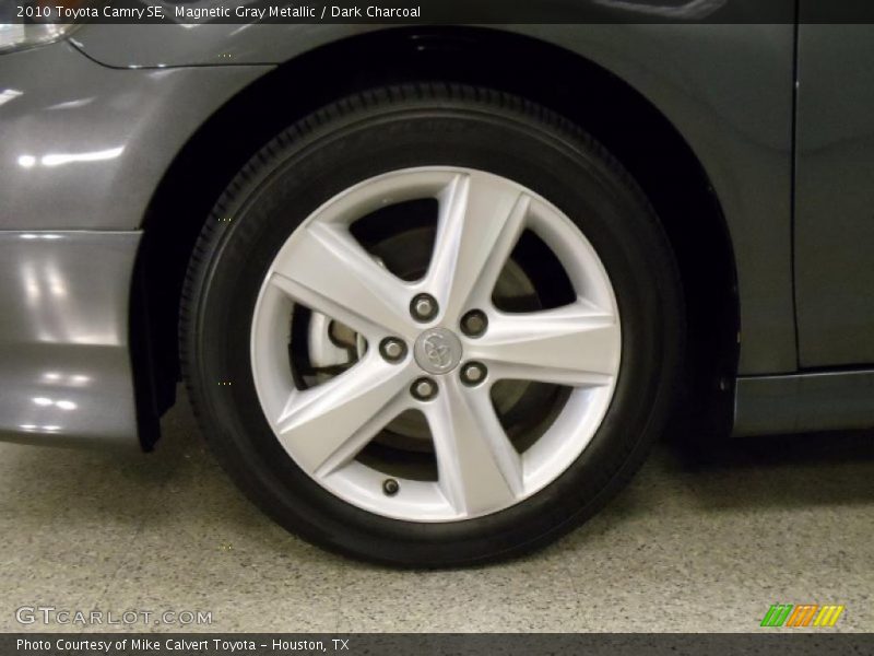 Magnetic Gray Metallic / Dark Charcoal 2010 Toyota Camry SE