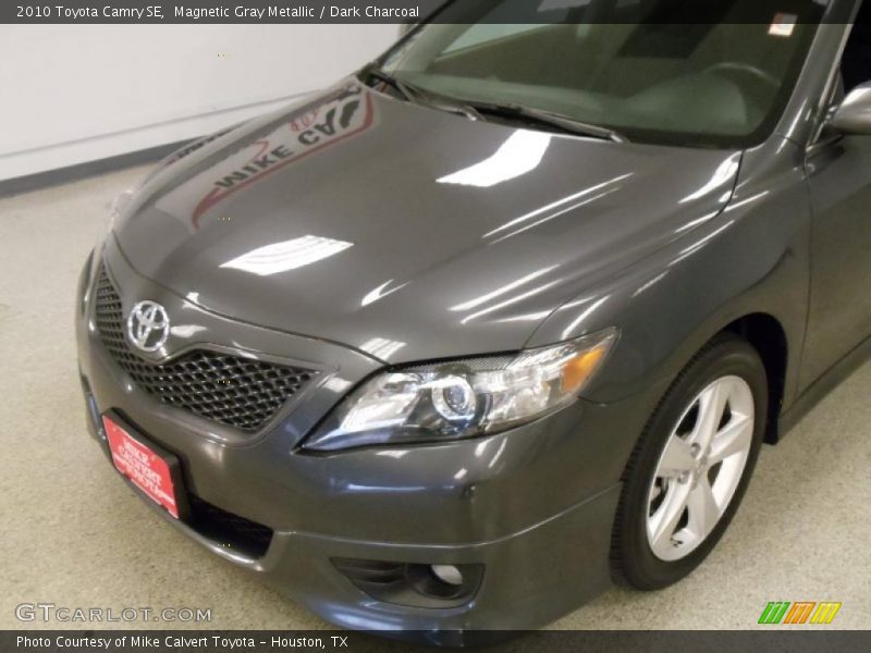 Magnetic Gray Metallic / Dark Charcoal 2010 Toyota Camry SE