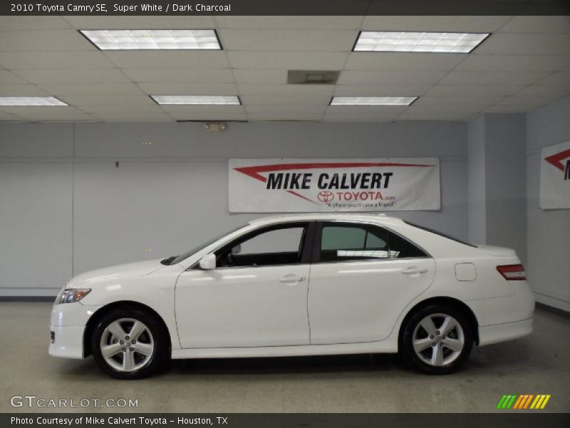 Super White / Dark Charcoal 2010 Toyota Camry SE