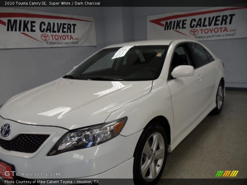 Super White / Dark Charcoal 2010 Toyota Camry SE