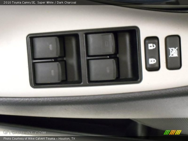 Super White / Dark Charcoal 2010 Toyota Camry SE