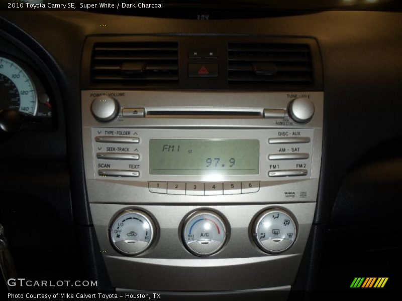 Super White / Dark Charcoal 2010 Toyota Camry SE