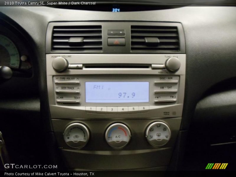 Super White / Dark Charcoal 2010 Toyota Camry SE