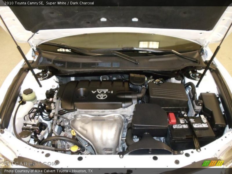 Super White / Dark Charcoal 2010 Toyota Camry SE