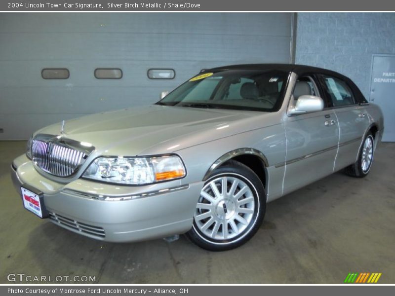 Silver Birch Metallic / Shale/Dove 2004 Lincoln Town Car Signature