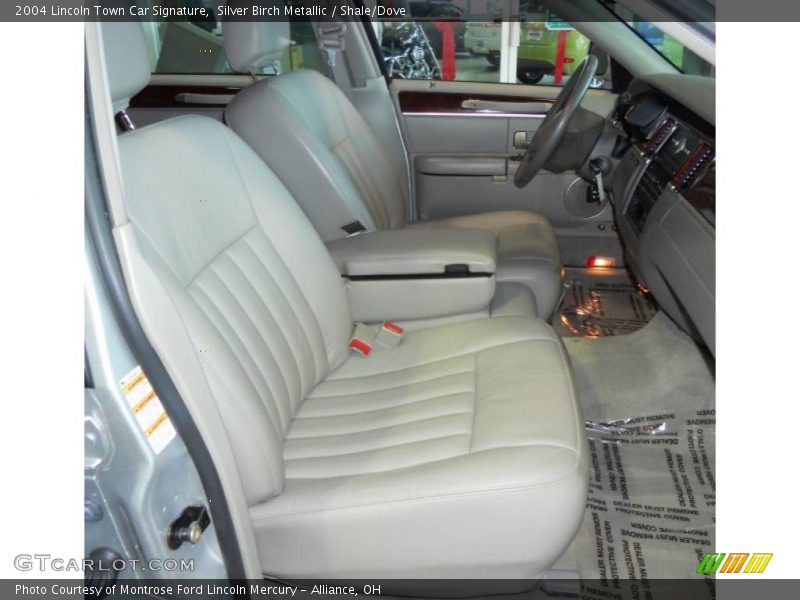 Silver Birch Metallic / Shale/Dove 2004 Lincoln Town Car Signature