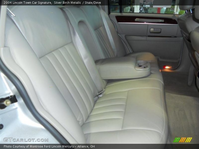 Silver Birch Metallic / Shale/Dove 2004 Lincoln Town Car Signature