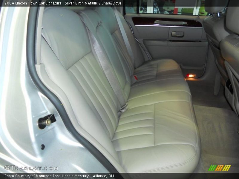 Silver Birch Metallic / Shale/Dove 2004 Lincoln Town Car Signature