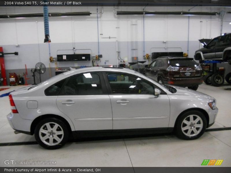 Silver Metallic / Off Black 2004 Volvo S40 T5