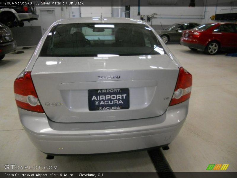 Silver Metallic / Off Black 2004 Volvo S40 T5