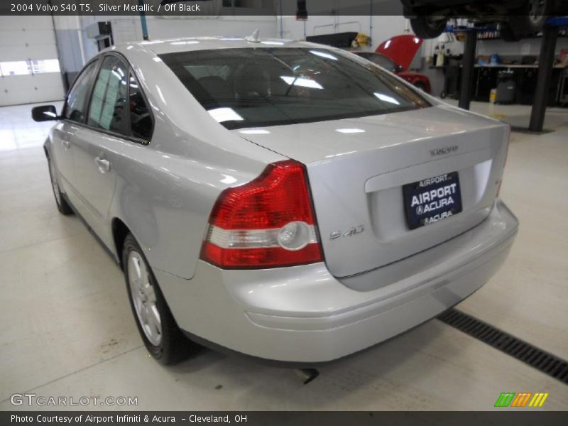 Silver Metallic / Off Black 2004 Volvo S40 T5