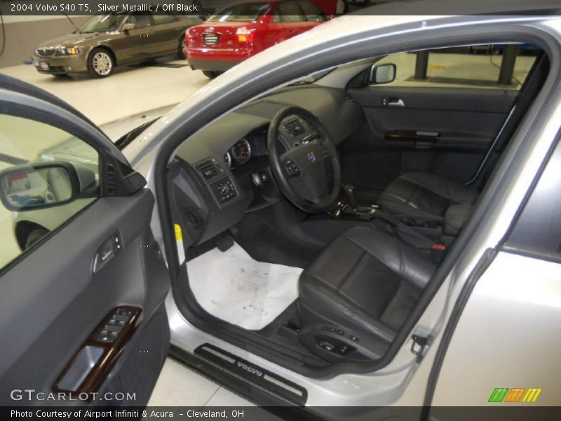 Silver Metallic / Off Black 2004 Volvo S40 T5